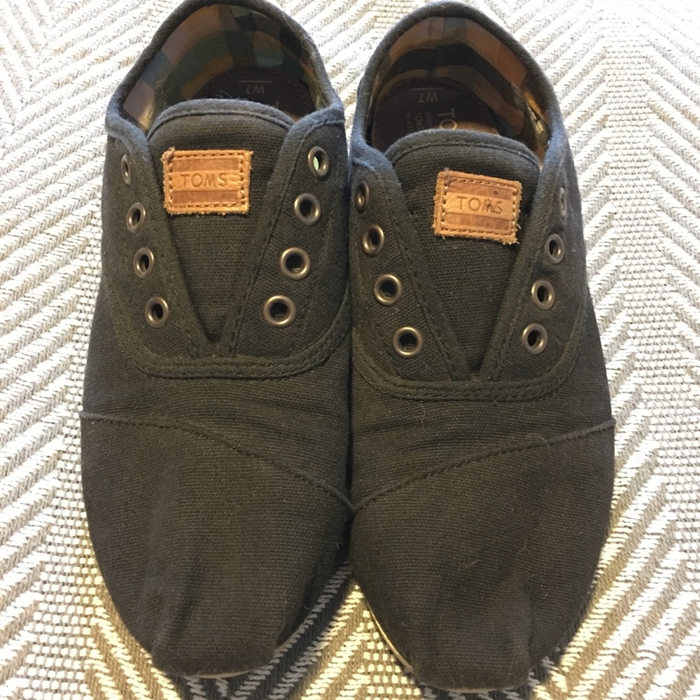 Toms